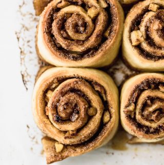 APPLE CINNAMON ROLLS