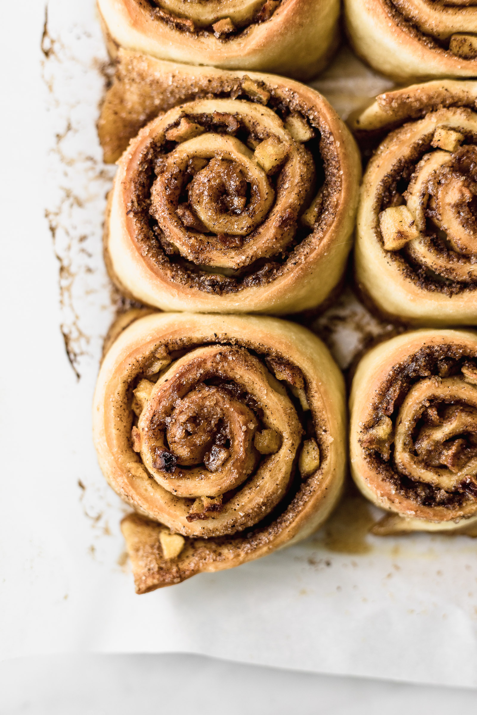 APPLE CINNAMON ROLLS