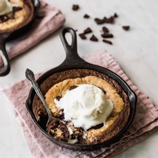 Skillet Brownie Cookie