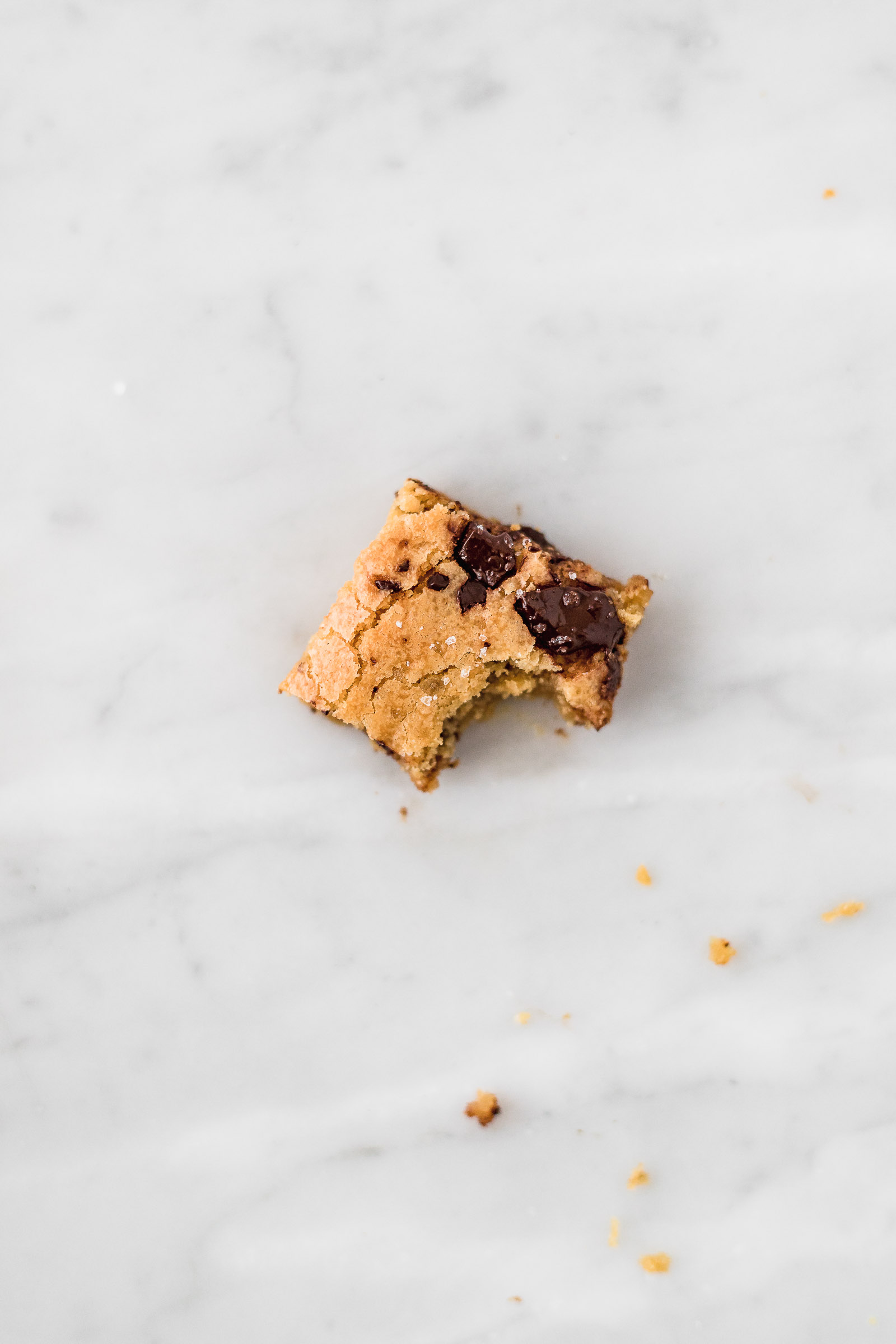 chocolate chunk blondies