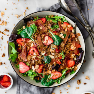 salad with strawberries