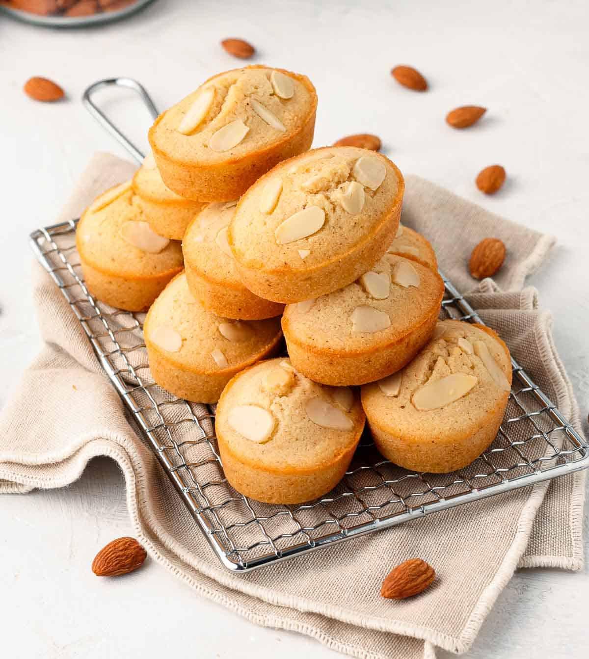 Delicate ‍Flavors:‍ Pairing Financier‌ Cakes with beverages ‍and Toppings